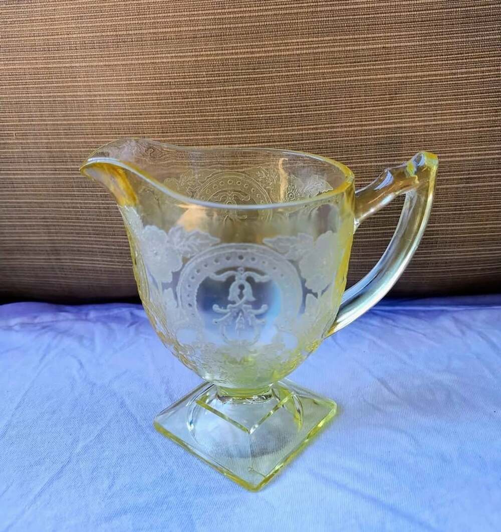 Indiana Yellow Depression Glass Horseshoe Pattern Creamer Pitcher